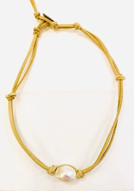Una Baroque Pearl Necklace