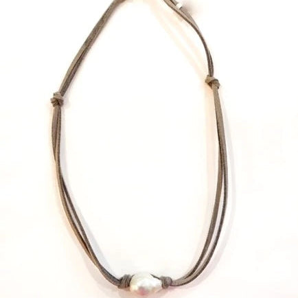 Una Baroque Pearl Necklace