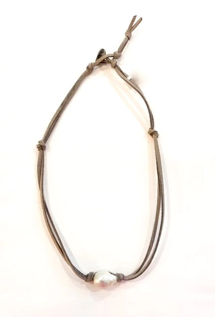 Una Baroque Pearl Necklace